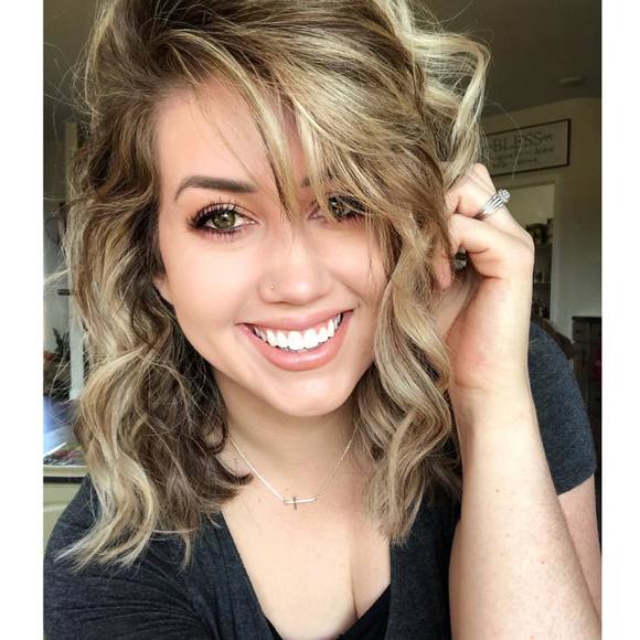 Meet your Posher, Taylor - Picture 1 of 1